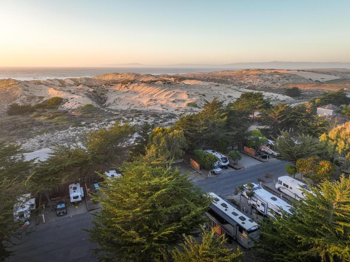 Marina Dunes Hotell Exteriör bild